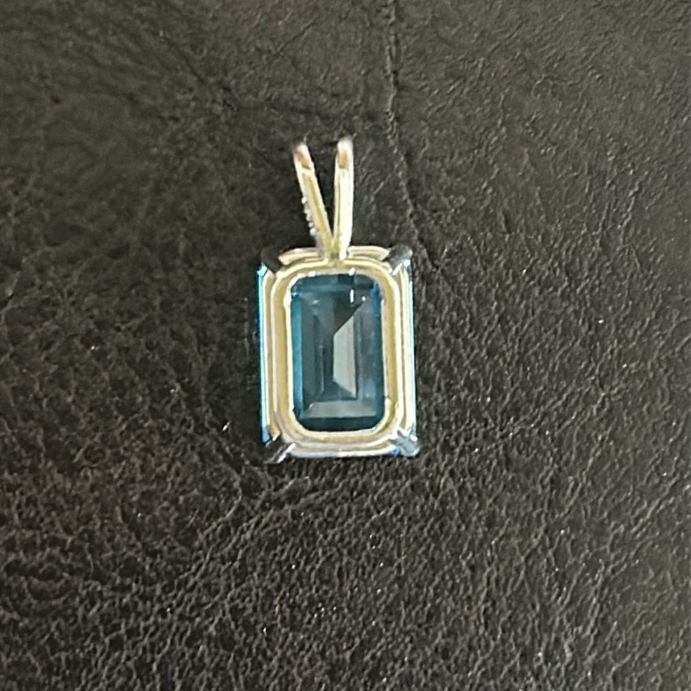 Blue Topaz Sterling Pendant - Picture 10 of 10